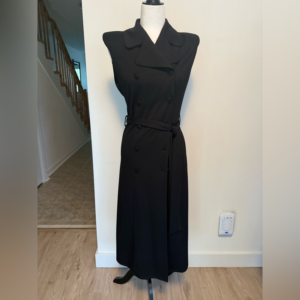 Sleeveless trench coat dress sample